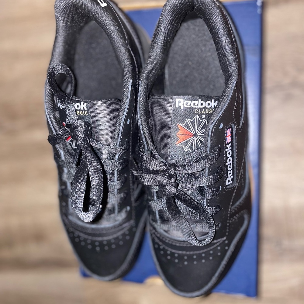 Classic Leather Reeboks - Picture 8 of 9